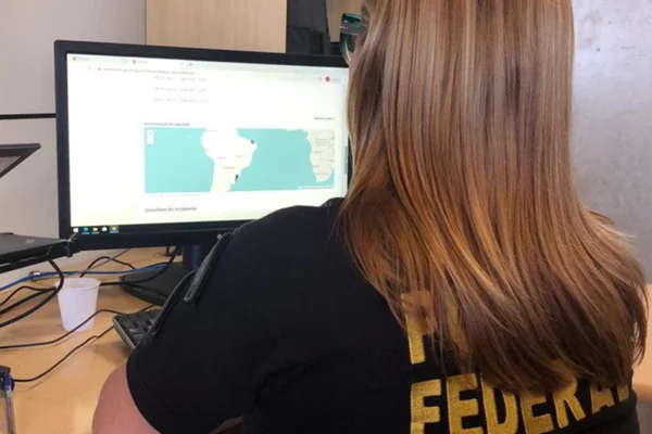 PF combate organização criminosa que praticava fraudes bancárias eletrônicas contra vítimas no exterior