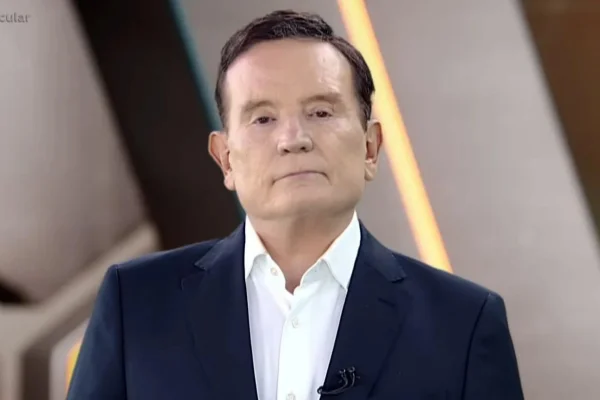 Globo nega que esteja de olho em Roberto Cabrini para seu elenco