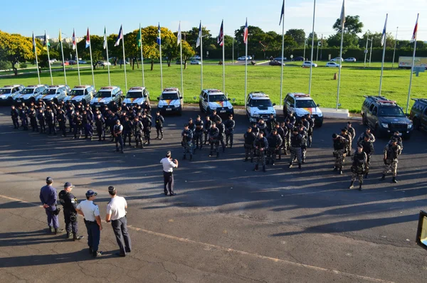 Polícia Militar faz mega operação para coibir crimes em transportes coletivos do DF