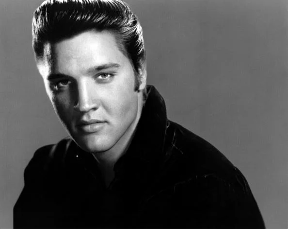 Elvis Presley: 7 curiosidades sobre o rei do rock, morto há 42 anos