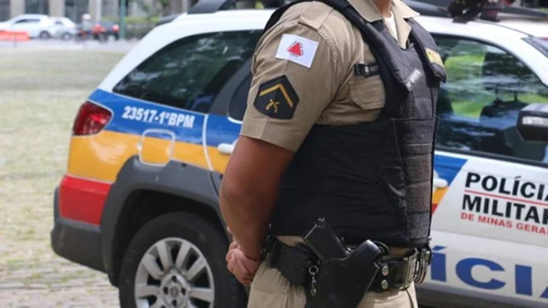 Imagem colorida mostra membro da Polícia Militar de Minas Gerais - Metrópoles