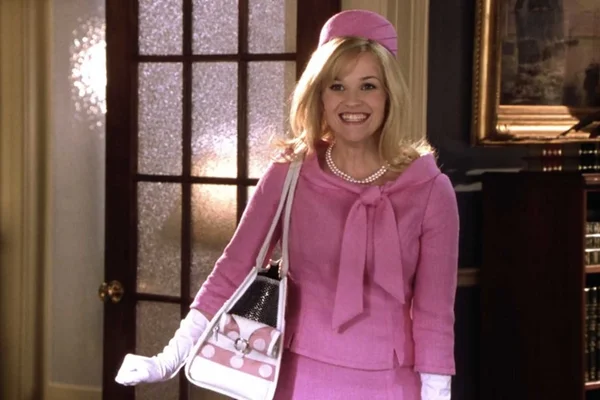 Reese Witherspoon revela que ganhou os looks de Legalmente Loira