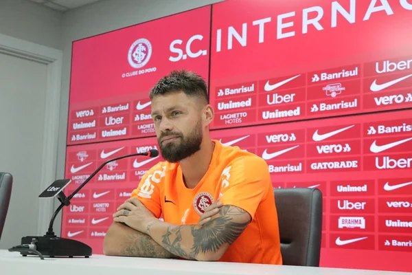 Rafael Sóbis mantém mistério sobre a escalação do Inter no Gre-Nal