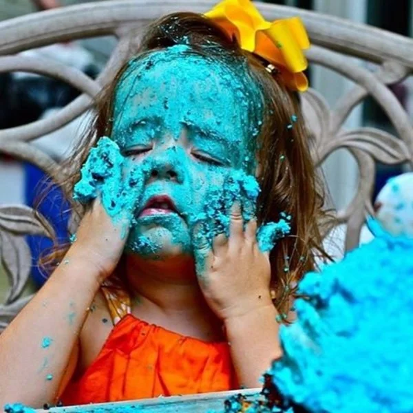 Perfil no Instagram mostra crianças aprontando todas em casa