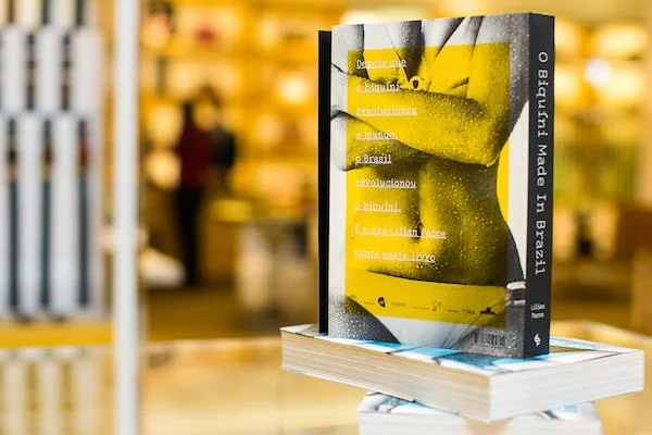 Lilian Pacce lança livro sobre o biquíni na Louis Vuitton de Brasília - imagem 1 Lilian Pacce lança livro sobre o biquíni na Louis Vuitton de Brasília - imagem 1