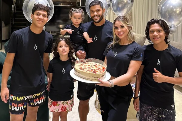 Vídeo: “Mais uma bênção”, diz Hulk Paraíba sobre chegada do 5º filho