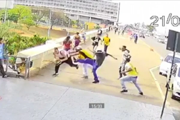 Agredido no Conic - Metrópoles