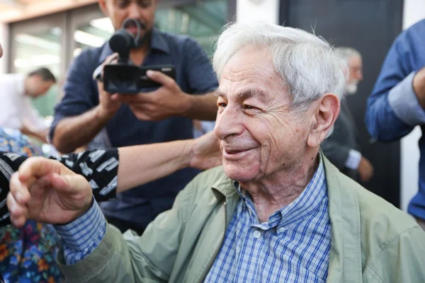 Imagem colorida do escritor escritor Raduan Nassar - Metrópoles