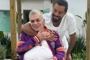 Pedro Andrade, namorado de Sandy, com Walcyr Carrasco