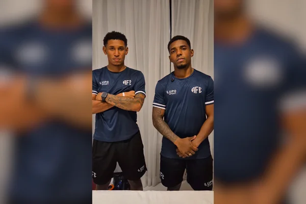 Imagem colorida dos dois jogadores da Ferroviária vítimas de racismo - Metrópoles
