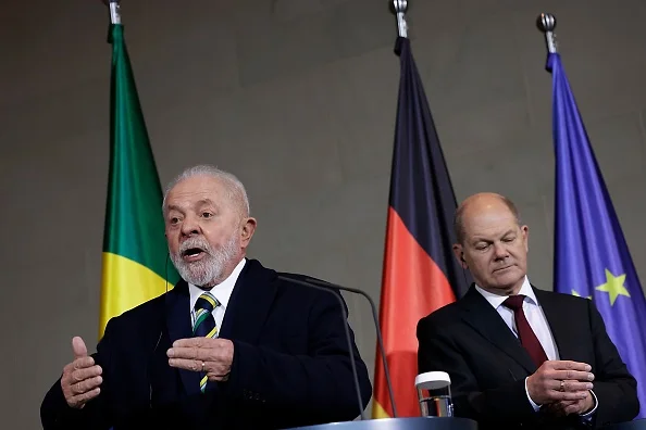 Imagem colorida de Lula e Olaf - Metrópoles