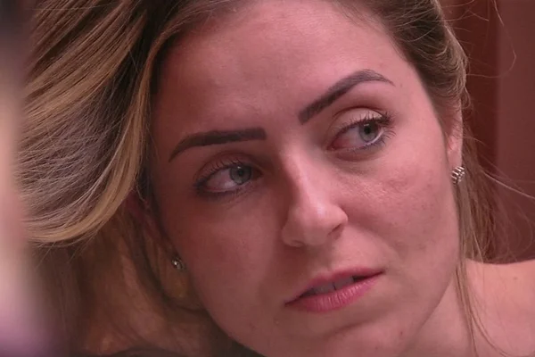 BBB19: “Sabe o que fala. É racista”, diz irmão de Rodrigo sobre Paula
