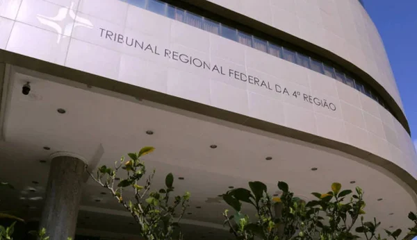 Saiba tudo sobre concurso TRF4, que tem salários de até R$ 18,8 mil - Metrópoles