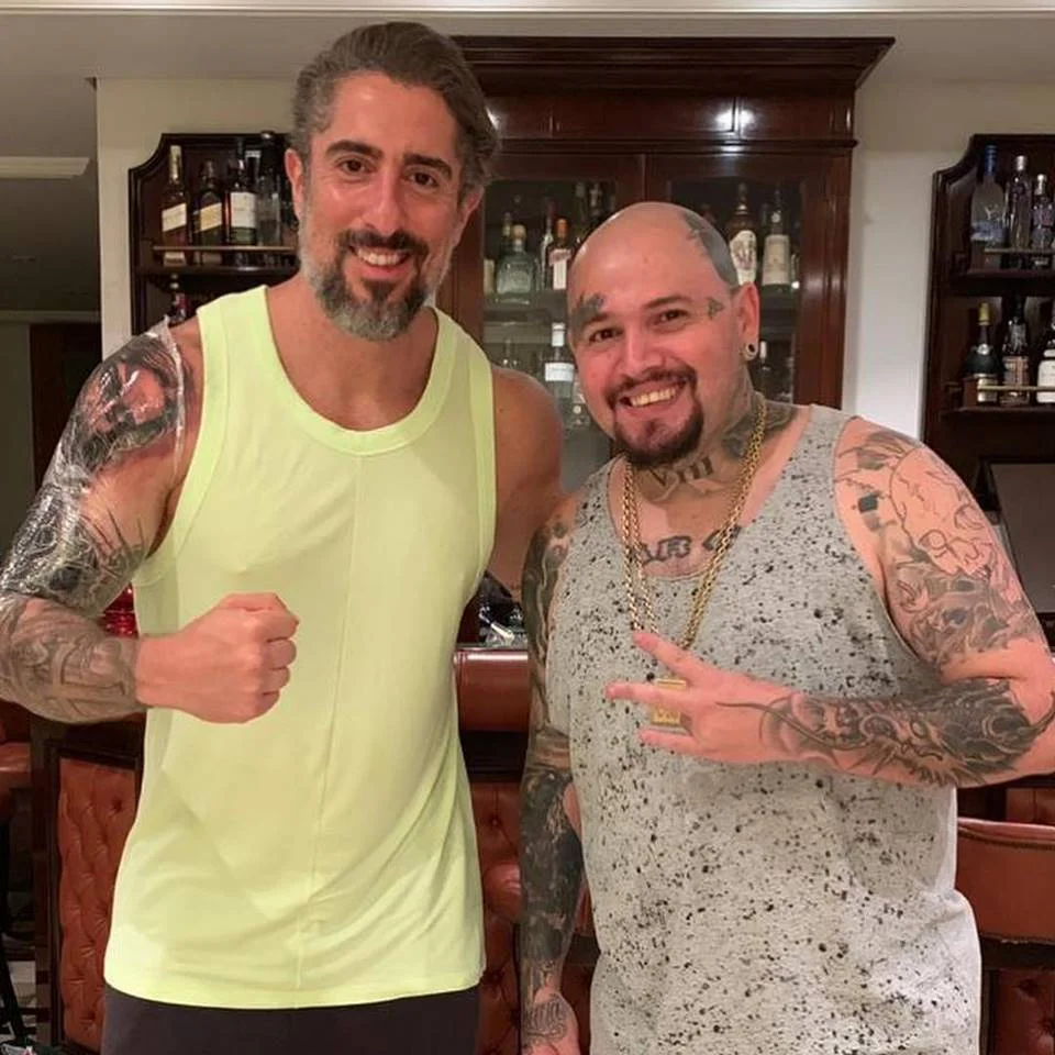 Ele e o tatuador, Chico Morbene Ele e o tatuador, Chico Morbene