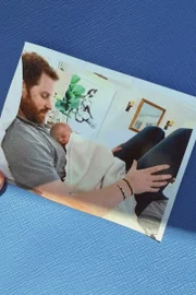 Meghan Markle compartilhou uma foto rara do filho, Archie, quando ainda era recém-nascido Meghan Markle compartilhou uma foto rara do filho, Archie, quando ainda era recém-nascido