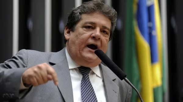Planalto vai recorrer ao STF da decisão de Renan, diz deputado