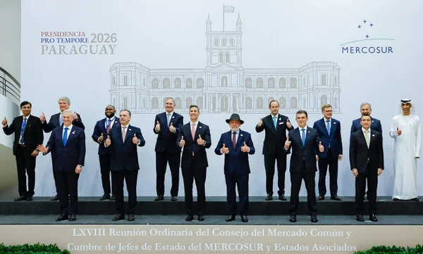 Foto de família durante a Cúpula do Mercosul em Assunção