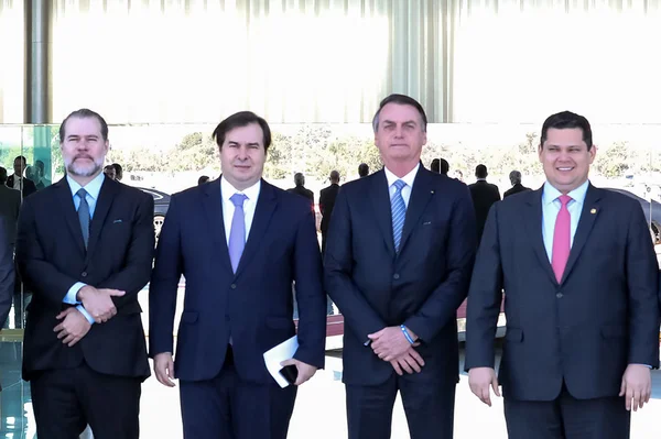 Bolsonaro vê “entendimento” com Toffoli e Maia e sinaliza “dias melhores”
