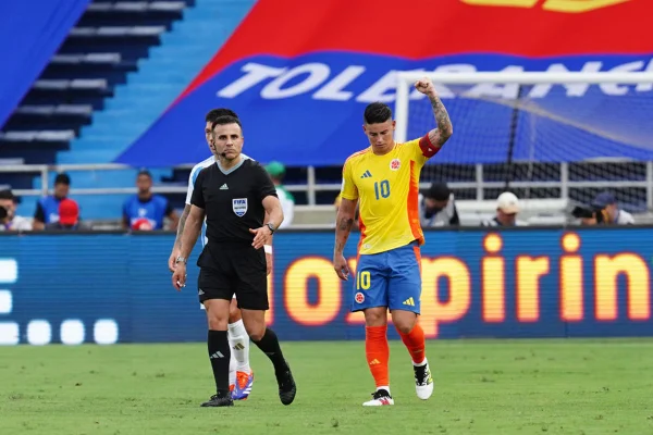 Imagem colorida de James Rodriguez