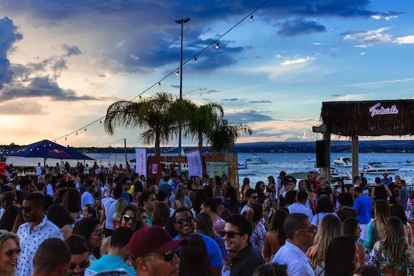 Festa “Tardezinha” badala orla do lago com show do cantor Thiaguinho - imagem 7 Festa “Tardezinha” badala orla do lago com show do cantor Thiaguinho - imagem 7