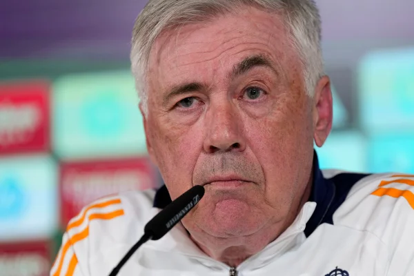 Foto colorida de Carlo Ancelotti, ex-treinador do Real Madrid - Metrópoles