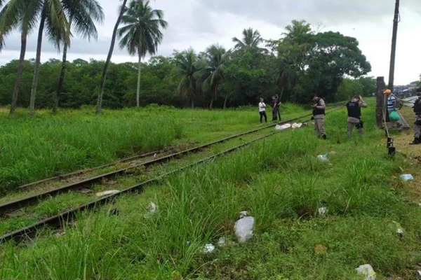 Corpo foi colocado na linha do trem para ser destroçado, diz delegada