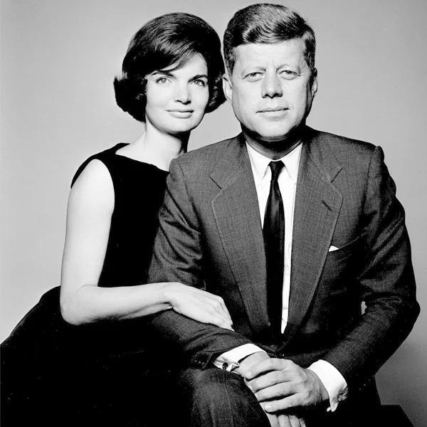 <b>Jackie</b>: Natalie Portman recebeu sua terceira indicação ao Oscar ao interpretar a ex-primeira-dama Jackie Kennedy. O filme dá ênfase aos dias de luto após a morte de JFK. <b>Jackie</b>: Natalie Portman recebeu sua terceira indicação ao Oscar ao interpretar a ex-primeira-dama Jackie Kennedy. O filme dá ênfase aos dias de luto após a morte de JFK.