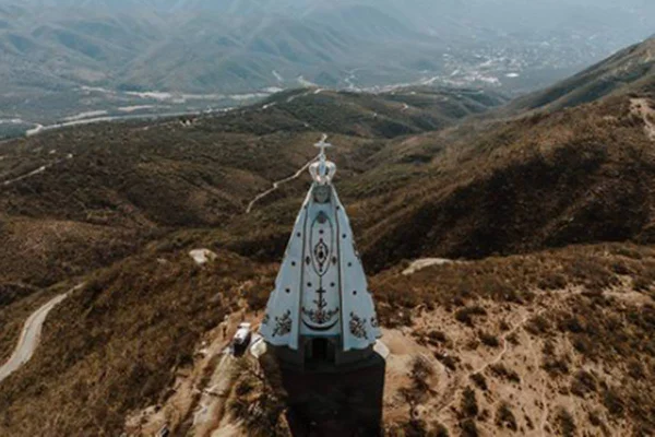Foto colorida da imagem de Nossa senhora na Argentina - Metrópoles