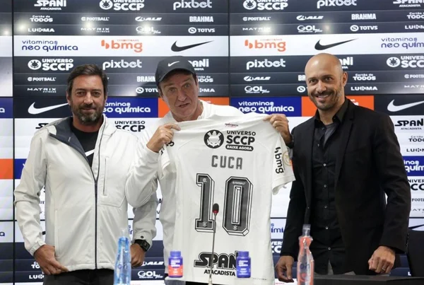 Pressionado, Cuca pode ir embora a qualquer momento, diz emissora