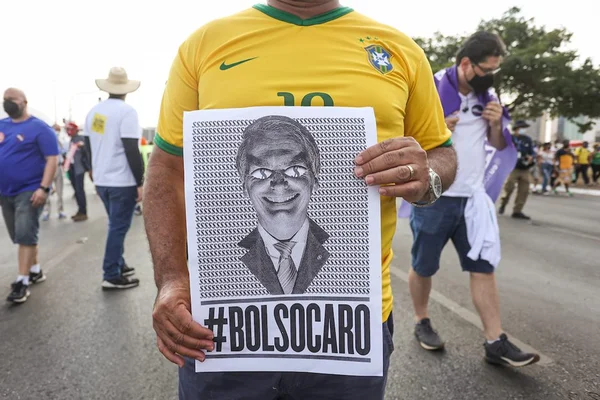 Maldições históricas (por Cristovam Buarque)