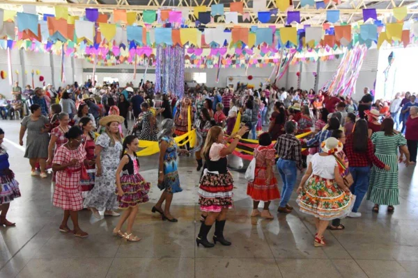 imagem colorida arraia terceira idade aparecida