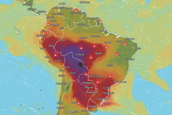 imagem colorida da qualidade do ar no brasil entra no nível perigoso