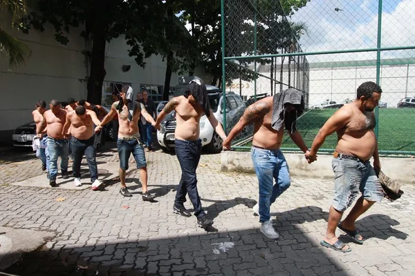 Em operação contra milícia no Rio de Janeiro, polícia prende 80