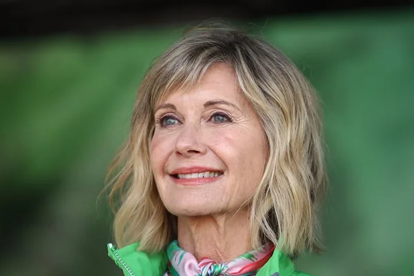 Saiba como Olivia Newton batalhou contra o câncer durante 30 anos