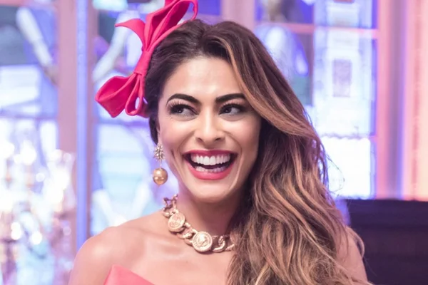 Juliana Paes descarta ser feliz o tempo todo: “Choro no chuveiro”
