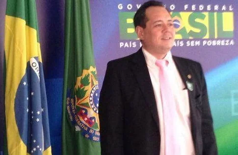 Em foto colorida, Marcelo Sato, ex-genro do presidente Lula
