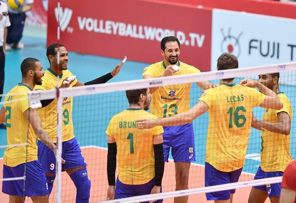 Brasil derrota a Rússia e é única seleção invicta na Copa do Mundo