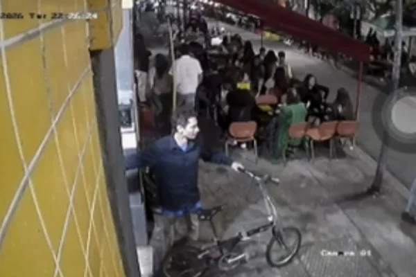 Imafgem colorida,Imagens mostram ciclista saindo de casa antes de ser espancado e morto- Metrópoles