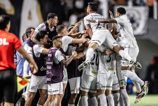 Com título da Série B confirmado, Santos joga sem Neymar na Vila