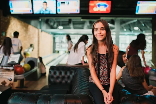 Yasmin Meireles ganha festa surpresa para comemorar os 12 anos