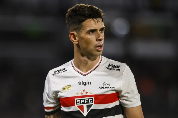 Foto colorida de Oscar, meia do São Páulo - Metrópoles