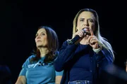 PL lança candidatura de Bia Kicis ao Senado pelo DF. Imagem mostra Bia Kicis e a governadora do DF, Celina Leão PL lança candidatura de Bia Kicis ao Senado pelo DF. Imagem mostra Bia Kicis e a governadora do DF, Celina Leão