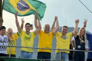 Flávio Bolsonaro e Renato Araújo em Angra dos Reis (RJ)