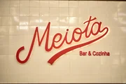 Meiota Bar e Cozinha é uma operação recém-inaugurada no Centro Comercial Gilberto Salomão Meiota Bar e Cozinha é uma operação recém-inaugurada no Centro Comercial Gilberto Salomão