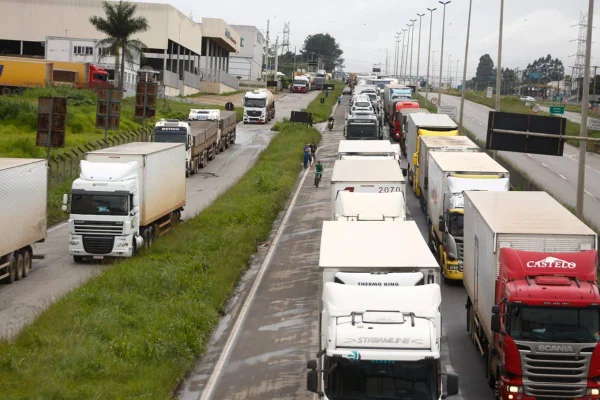 Acidente com ônibus em Aparecida de Goiânia (GO)