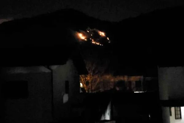 Balão provoca incendio em Niteroi