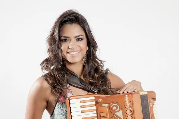 Ex-The Voice, Lucy Alves aposta na carreira de atriz em musical e em novela da TV Globo