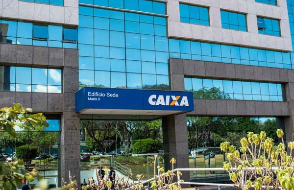 fachada da sede da Caixa em Brasília