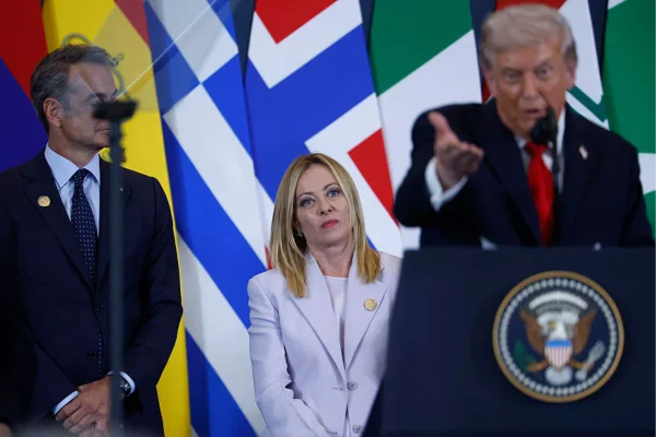 Foto colorida de Donald Trump, presidente dos EUA, e Giorgia Meloni, primeira-ministra da Itália - Metrópoles