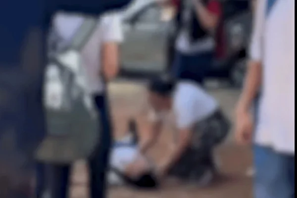 Balaclava e mata-leão: escola expulsa alunos que atacaram colegas